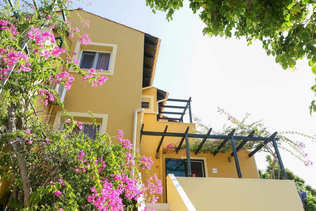 Sandy Beach Villas And Apartments Svoronata Exterior foto