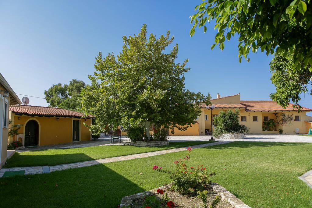 Sandy Beach Villas And Apartments Svoronata Exterior foto