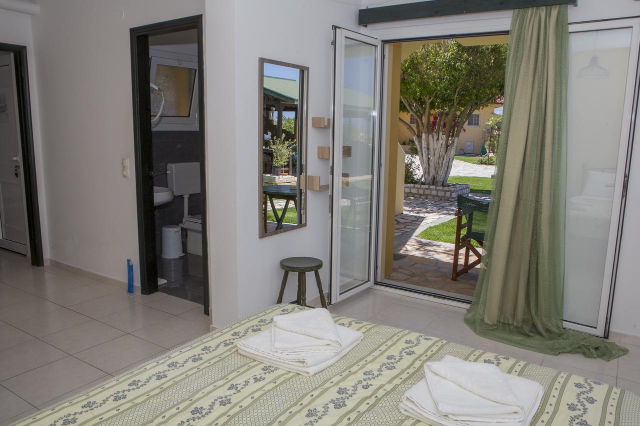 Sandy Beach Villas And Apartments Svoronata Exterior foto